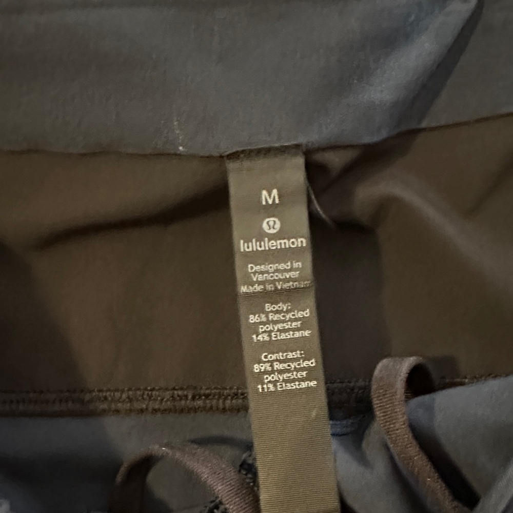 Lululemon M Men's Switch Up Navy & Black‎ Athletic Workout Casual Summer Shorts - Picture 3 of 9